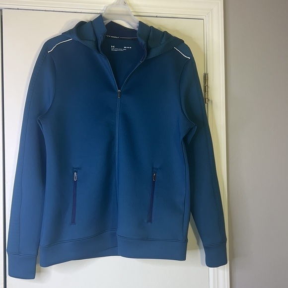 UNDER AMOUR FITTED JACKET SIZE MEDIUM. Blue Note/Metallic Silver Jacket - Picture 2 of 7